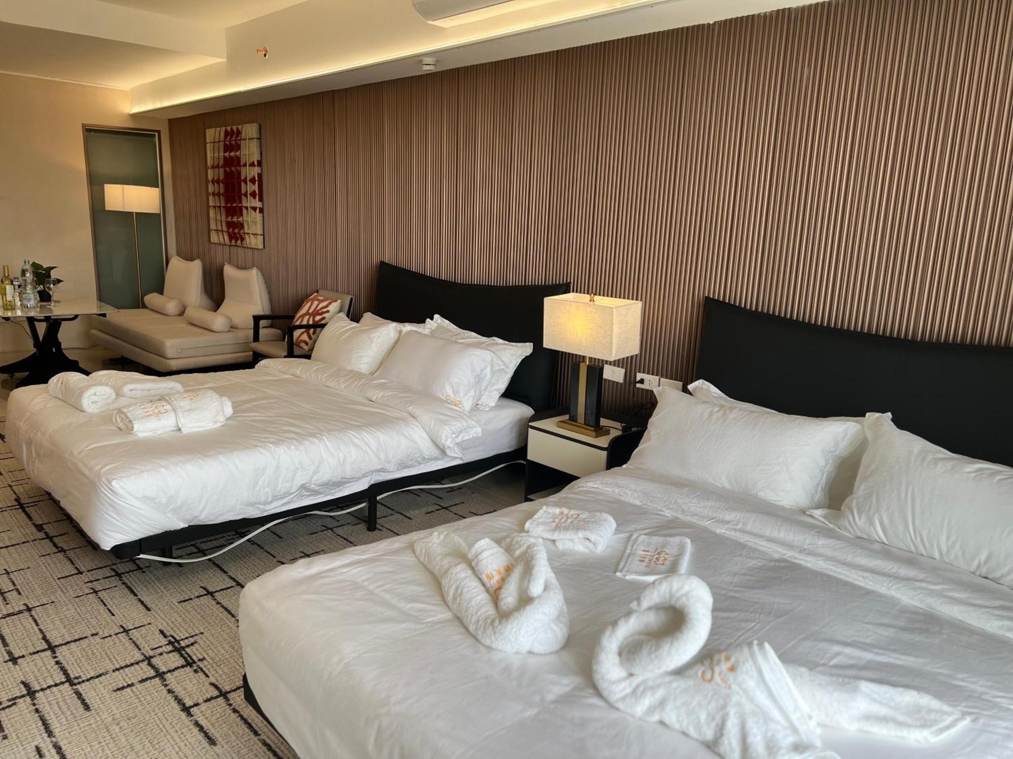 Luxurious European Style Penthouse Modern Apart Ment Cross City Of Dreams Okada Solaire Moa Airport Manila Exterior foto