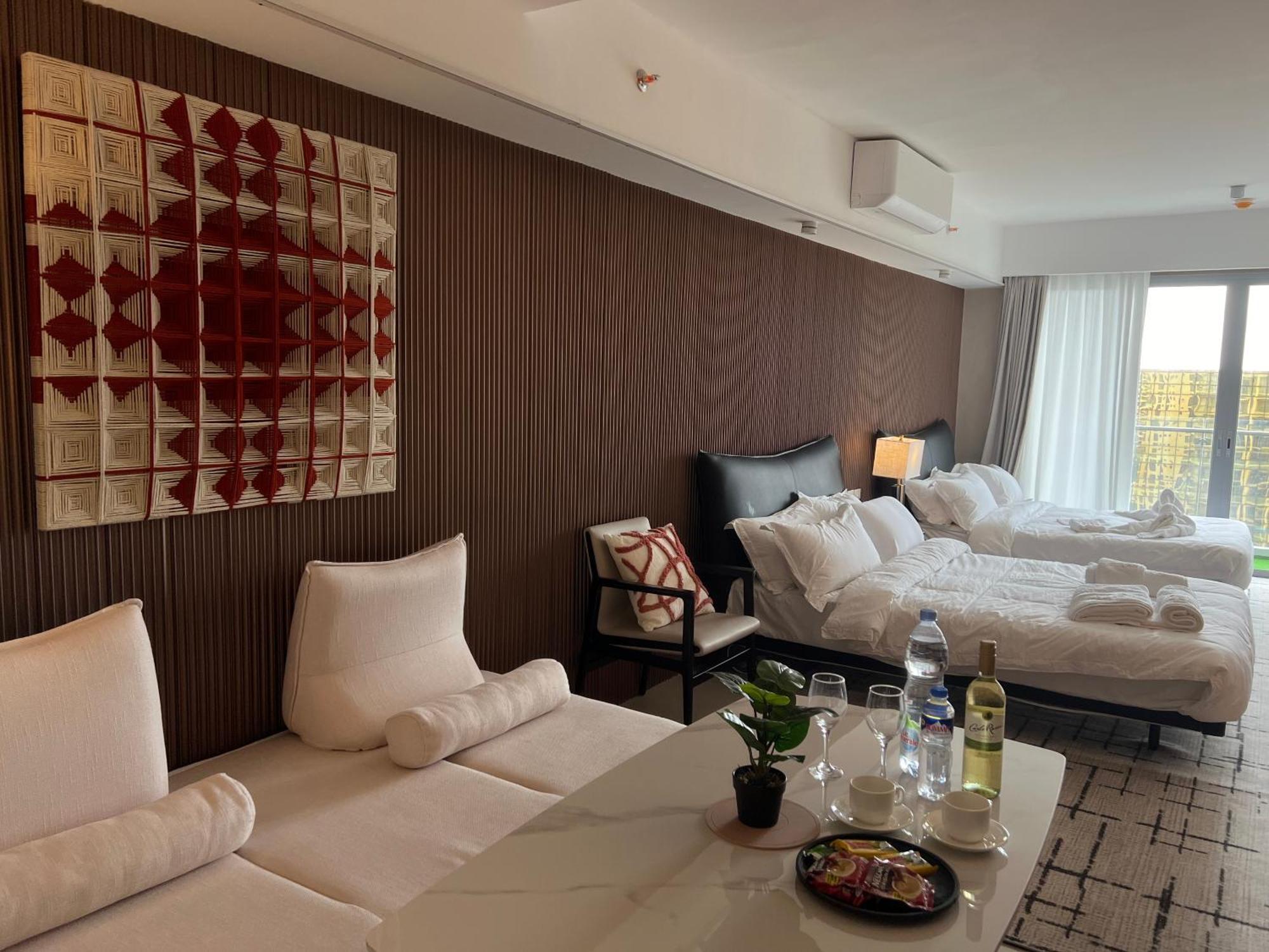 Luxurious European Style Penthouse Modern Apart Ment Cross City Of Dreams Okada Solaire Moa Airport Manila Exterior foto